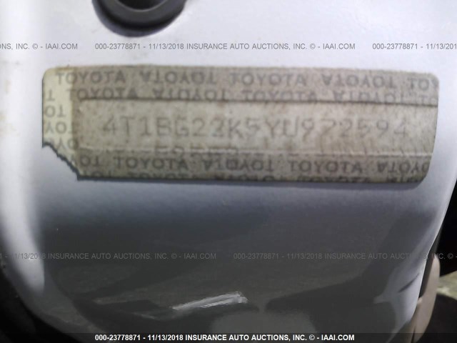 4T1BG22K5YU972594 - 2000 TOYOTA CAMRY CE/LE/XLE WHITE photo 9