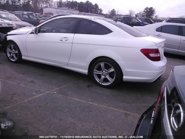 WDDGJ4HB7DF995488 - 2013 MERCEDES-BENZ C 250 WHITE photo 3