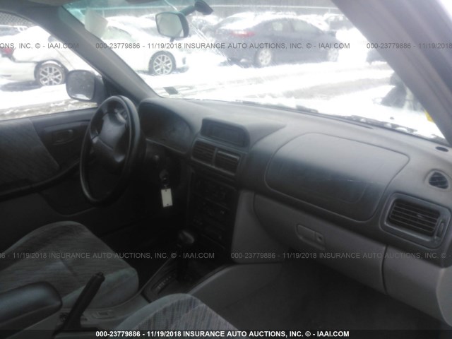 JF1SF6552YH724905 - 2000 SUBARU FORESTER S WHITE photo 5