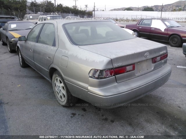 JT2BF28K1X0159749 - 1999 TOYOTA CAMRY LE/XLE 灰色 照片 3