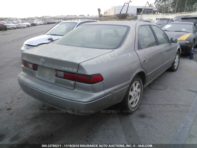 JT2BF28K1X0159749 - 1999 TOYOTA CAMRY LE/XLE 灰色 照片 4
