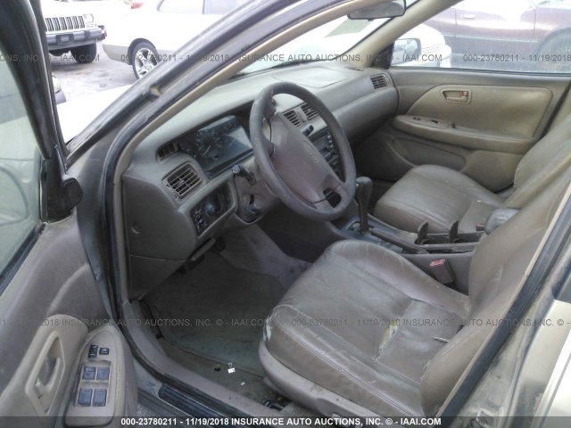 JT2BF28K1X0159749 - 1999 TOYOTA CAMRY LE/XLE 灰色 照片 5