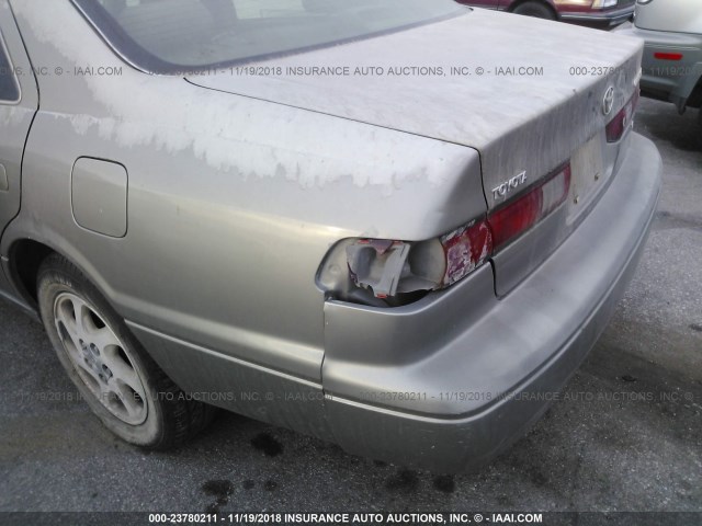 JT2BF28K1X0159749 - 1999 TOYOTA CAMRY LE/XLE 灰色 照片 6