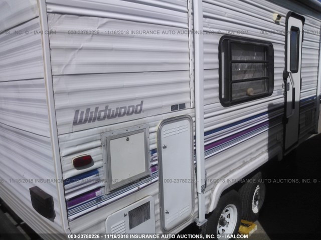 4X4FWDX26VA030249 - 1997 FOREST RIVER OTHER  WHITE photo 4