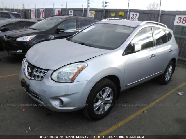 JN8AS5MV9DW641768 - 2013 NISSAN ROGUE S/SV SILVER photo 2