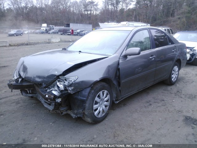 4T1BE32KX5U983565 - 2005 TOYOTA CAMRY LE/XLE/SE GRAY photo 2