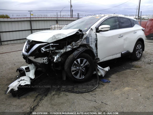 5N1AZ2MG7HN154213 - 2017 NISSAN MURANO S/SL/SV/PLATINUM WHITE photo 2