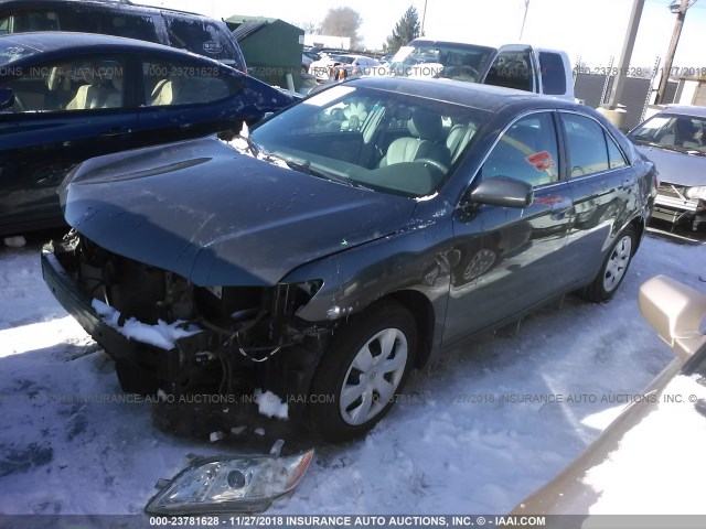 4T4BE46K89R115110 - 2009 TOYOTA CAMRY SE/LE/XLE GRAY photo 2