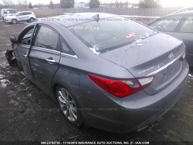 5NPEC4AC1BH242430 - 2011 HYUNDAI SONATA SE/LIMITED GRAY photo 3