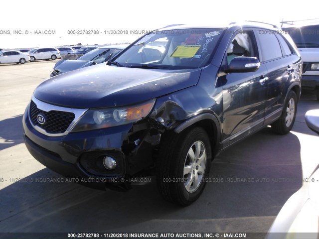 5XYKT4A1XBG048889 - 2011 KIA SORENTO LX BLUE photo 2