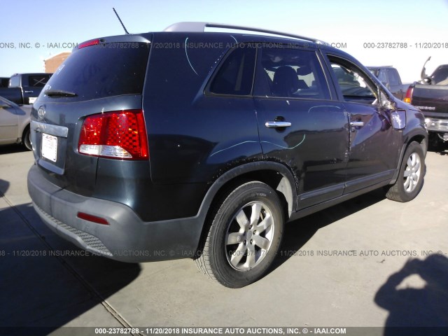 5XYKT4A1XBG048889 - 2011 KIA SORENTO LX BLUE photo 4