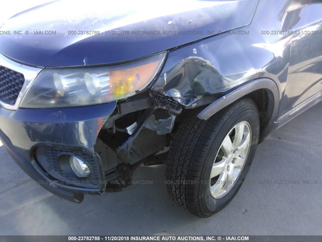 5XYKT4A1XBG048889 - 2011 KIA SORENTO LX BLUE photo 6