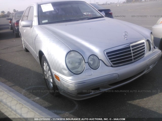 WDBJF65JXYB108454 - 2000 MERCEDES-BENZ E 320 SILVER photo 1