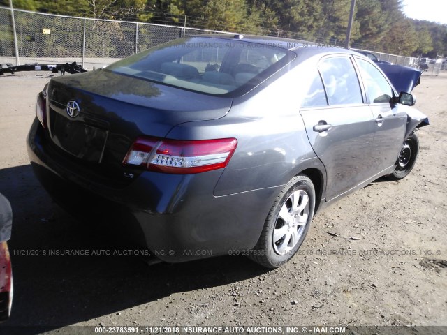 4T1BF3EK4AU079262 - 2010 TOYOTA CAMRY SE/LE/XLE ნაცრისფერი ფოტო 4