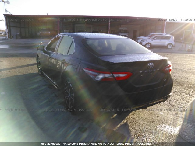 JTNB11HK4J3024282 - 2018 TOYOTA CAMRY L/LE/XLE/SE/XSE BLACK photo 3