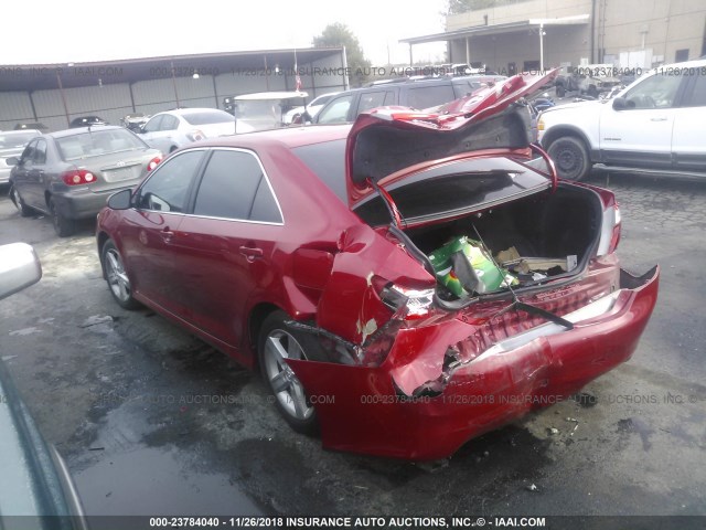 4T1BF1FK0CU634939 - 2012 TOYOTA CAMRY SE/LE/XLE 红色 照片 3