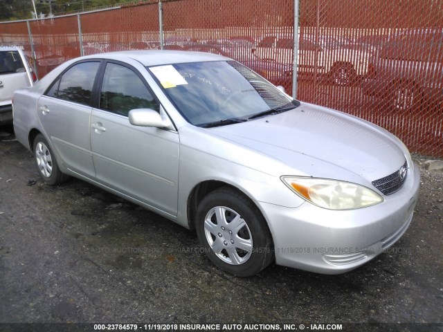 4T1BE32K33U175619 - 2003 TOYOTA CAMRY LE/XLE/SE SILVER photo 1