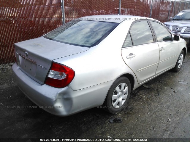 4T1BE32K33U175619 - 2003 TOYOTA CAMRY LE/XLE/SE SILVER photo 4