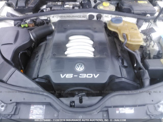 WVWND23B9YE249754 - 2000 VOLKSWAGEN PASSAT GLS WHITE photo 10