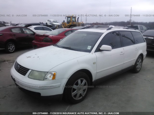 WVWND23B9YE249754 - 2000 VOLKSWAGEN PASSAT GLS WHITE photo 2