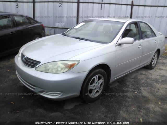 4T1BE32K53U755633 - 2003 TOYOTA CAMRY LE/XLE/SE SILVER photo 2