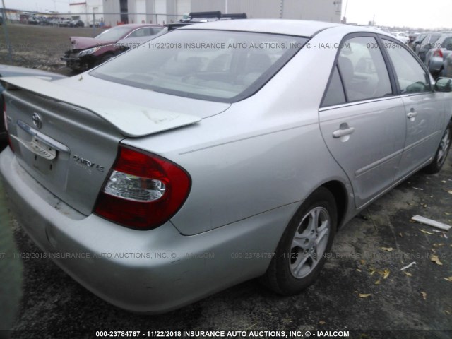 4T1BE32K53U755633 - 2003 TOYOTA CAMRY LE/XLE/SE SILVER photo 4