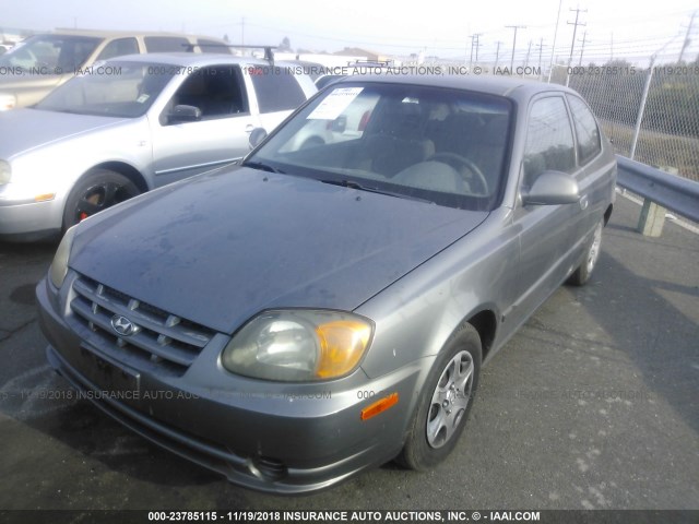 KMHCG35C94U308372 - 2004 HYUNDAI ACCENT GL GRAY photo 2