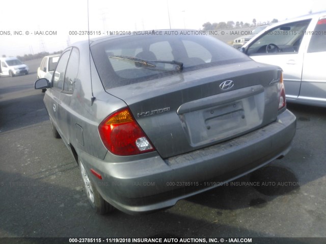 KMHCG35C94U308372 - 2004 HYUNDAI ACCENT GL GRAY photo 3