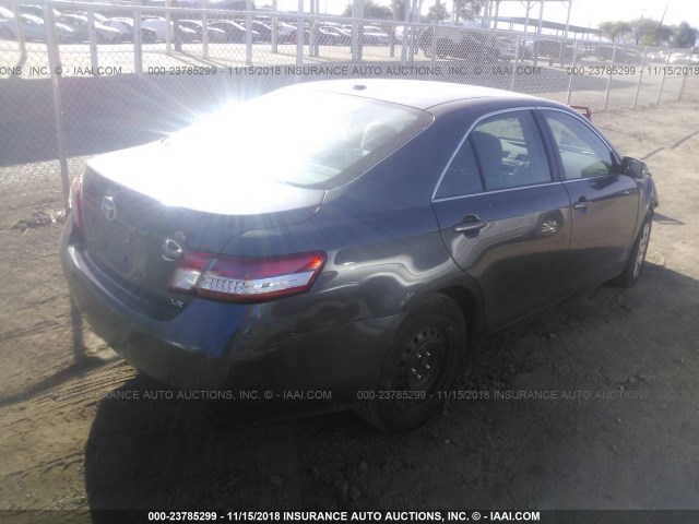 4T1BF3EK7BU162993 - 2011 TOYOTA CAMRY SE/LE/XLE 灰色 照片 4