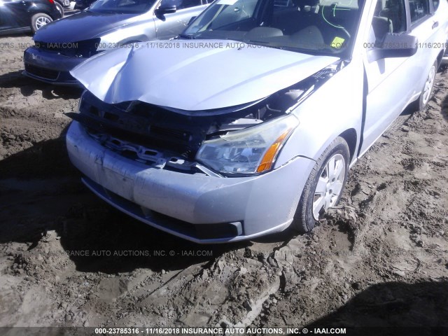 1FAHP34N78W177178 - 2008 FORD FOCUS S/SE SILVER photo 6