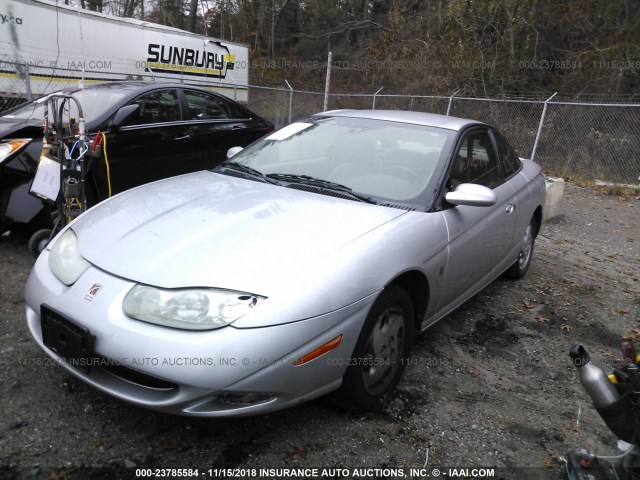 1G8ZY12752Z266865 - 2002 SATURN SC2 SILVER photo 2