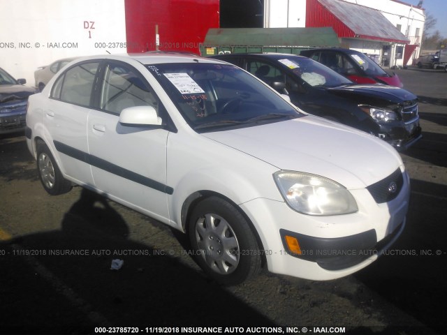 KNADE123476229432 - 2007 KIA RIO LX/SX WHITE photo 1