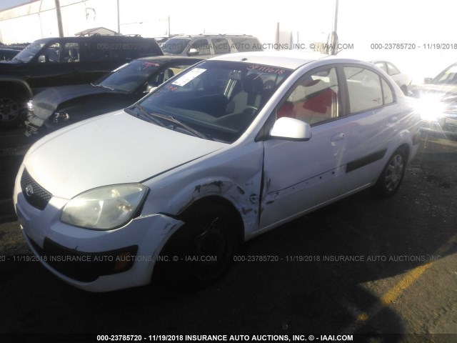 KNADE123476229432 - 2007 KIA RIO LX/SX WHITE photo 2