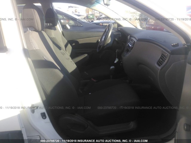 KNADE123476229432 - 2007 KIA RIO LX/SX WHITE photo 5