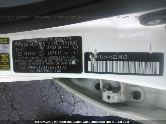 KNADE123476229432 - 2007 KIA RIO LX/SX WHITE photo 9