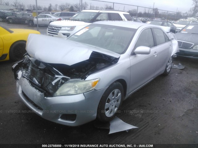 4T1BF3EK3AU575668 - 2010 TOYOTA CAMRY SE/LE/XLE 灰色 照片 2