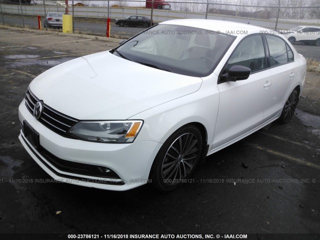 3VWB17AJ6GM389298 - 2016 VOLKSWAGEN JETTA SPORT WHITE photo 2