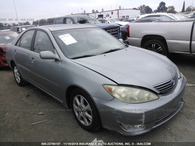 JTDBF32K950164765 - 2005 TOYOTA CAMRY LE/XLE/SE GRAY photo 1