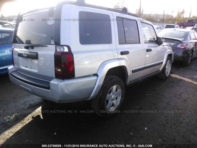 1J8HG48K56C272944 - 2006 JEEP COMMANDER SILVER photo 4