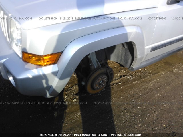1J8HG48K56C272944 - 2006 JEEP COMMANDER SILVER photo 6