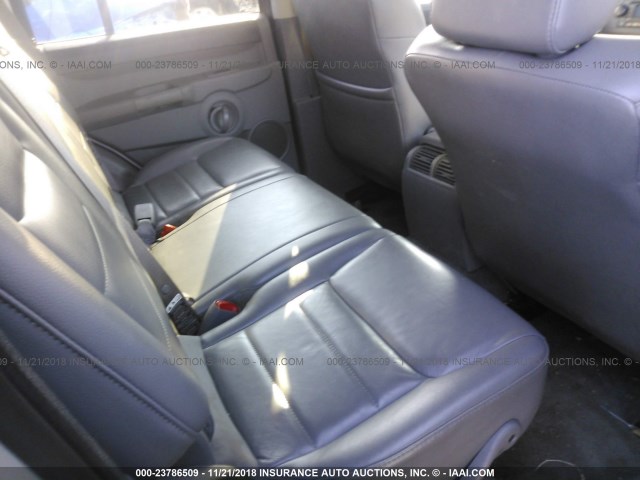 1J8HG48K56C272944 - 2006 JEEP COMMANDER SILVER photo 8