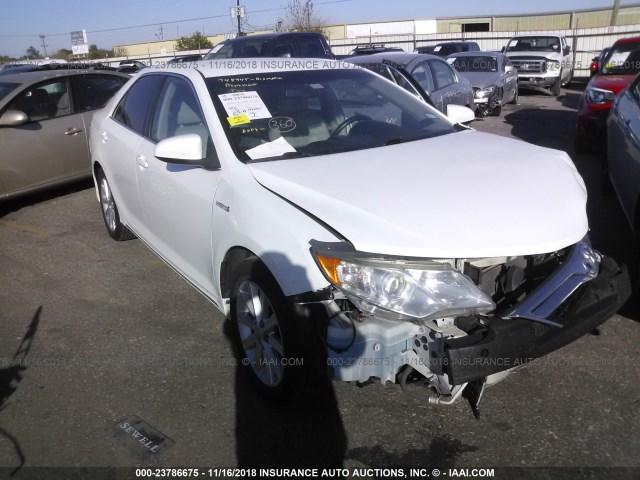 4T1BD1FK8DU083148 - 2013 TOYOTA CAMRY HYBRID/LE/XLE WHITE photo 1