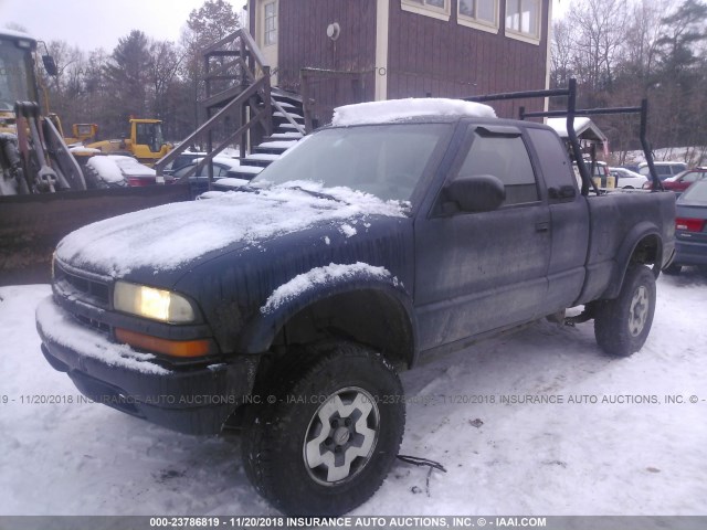 1GCCT19X138234342 - 2003 CHEVROLET S TRUCK S10 BLACK photo 2