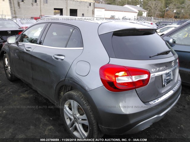 WDCTG4GB2JJ405869 - 2018 MERCEDES-BENZ GLA 250 4MATIC GRAY photo 3