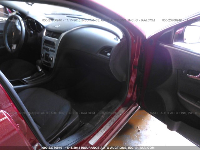 1G1ZC5E08CF348529 - 2012 CHEVROLET MALIBU 1LT RED photo 5