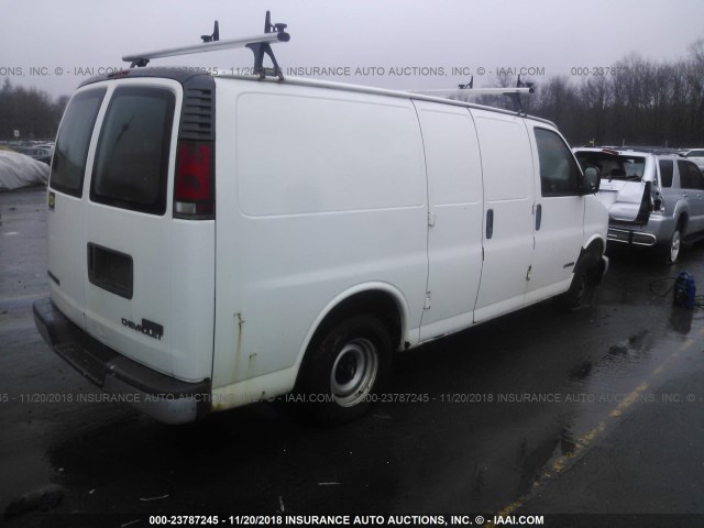 1GCFG15W321230735 - 2002 CHEVROLET EXPRESS G1500  WHITE photo 4