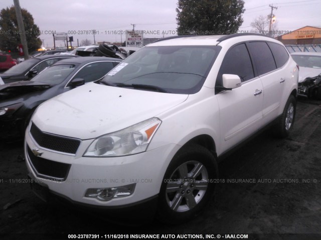 1GNKRGED2CJ104272 - 2012 CHEVROLET TRAVERSE LT WHITE photo 2