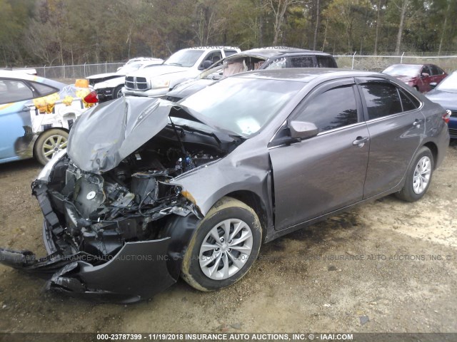 4T4BF1FK9GR577751 - 2016 TOYOTA CAMRY LE/XLE/SE/XSE GRAY photo 2