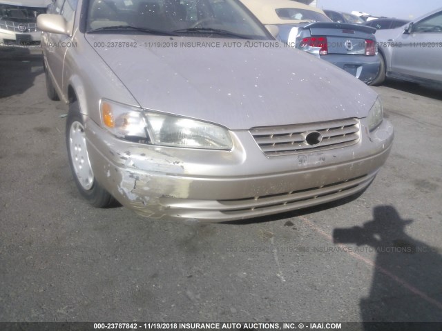 4T1BG22K2XU896833 - 1999 TOYOTA CAMRY CE/LE/XLE GOLD photo 6