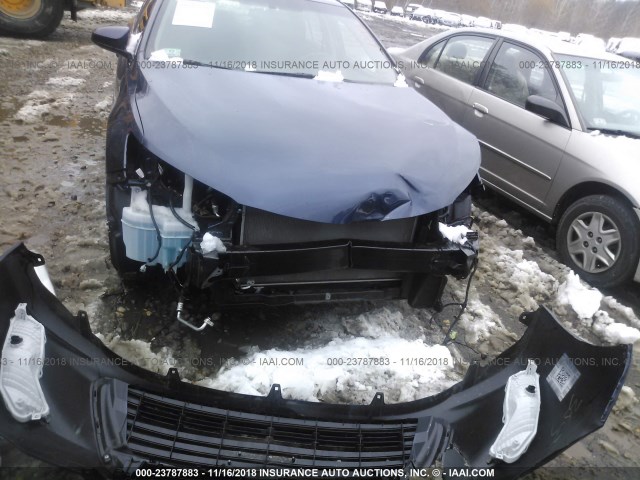 4T1BF1FK9HU699831 - 2017 TOYOTA CAMRY LE/XLE/SE/XSE BLUE photo 6